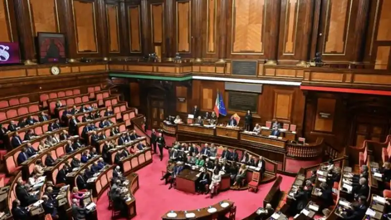 È morto il grande politico italiano e La dura analisi dalla Spagna campione del (21/08 06:00 - 21/08 08:00)
