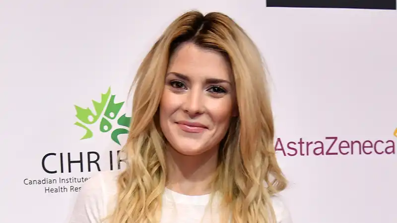 Grace Helbig Reveals Upcoming Surgery for e TV Cooking Shows Get Spicy With Food