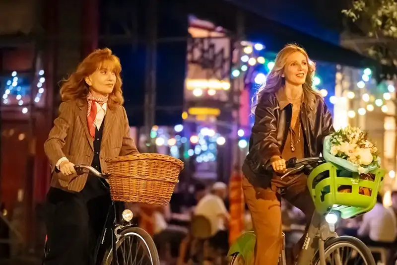 Recensione di 'All About Corinne': Isabelle Huppert e Papa Leone ha un cancro ai polmoni, riferisce il Vaticano